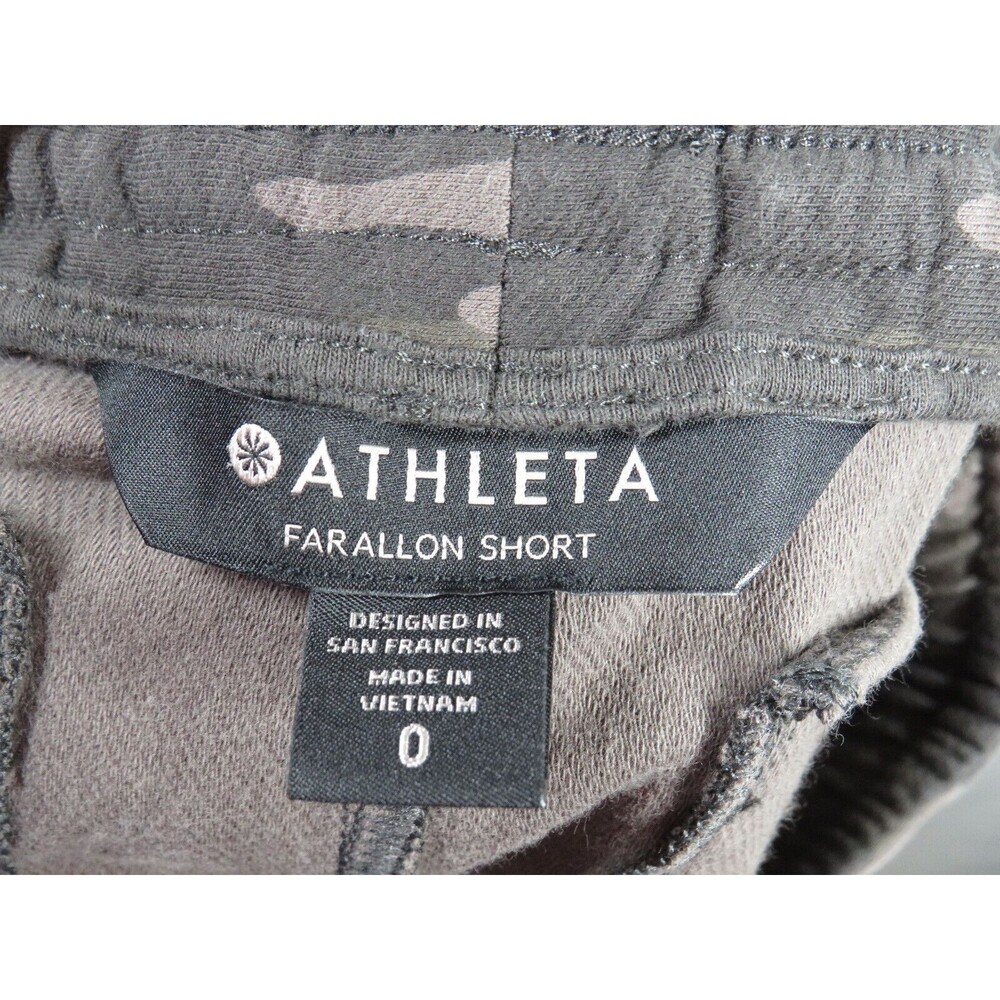 Athleta Farallon Camo Print Pull On Shorts With Pockets Size 0 - Picture 2 of 6